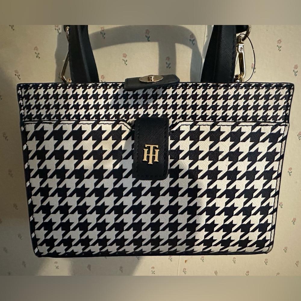 Brand new Tommy Hilfiger navy and white crossbody purse